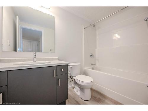 C137-588 Benninger Drive, Kitchener, ON - Indoor Photo Showing Bathroom