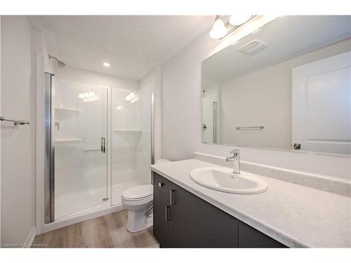 C137-588 Benninger Drive, Kitchener, ON - Indoor Photo Showing Bathroom