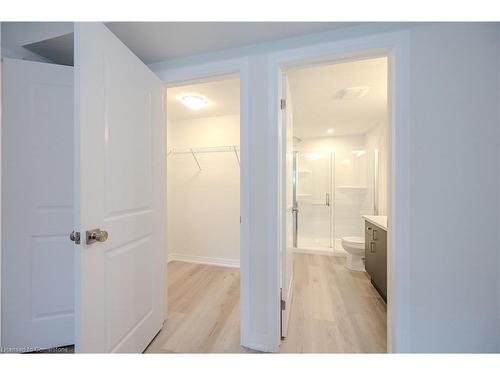 C137-588 Benninger Drive, Kitchener, ON - Indoor Photo Showing Bathroom