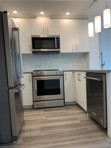 2004-108 Garment Street, Kitchener, ON - Indoor Photo Showing Kitchen With Upgraded Kitchen