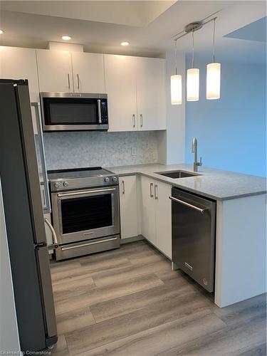 2004-108 Garment Street, Kitchener, ON - Indoor Photo Showing Kitchen