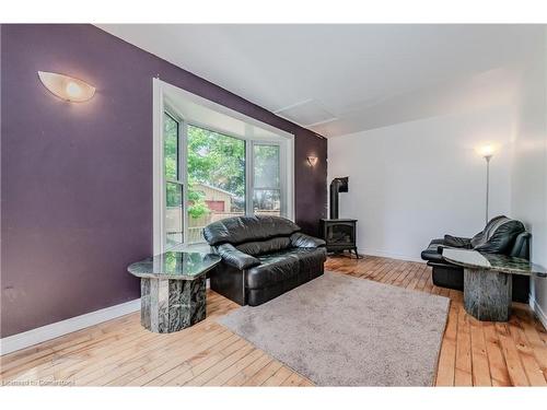 321 John Street, Mount Forest, ON - Indoor Photo Showing Living Room