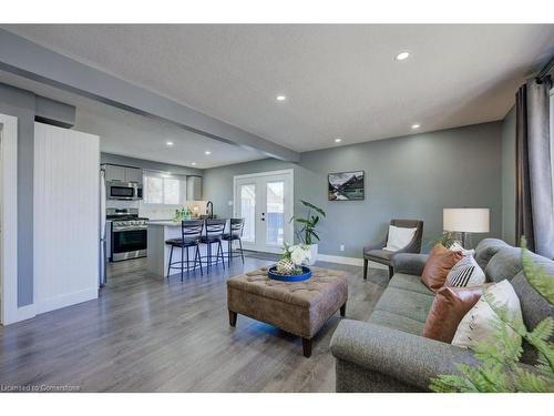 51 Rossford Crescent, Kitchener, ON - Indoor Photo Showing Living Room