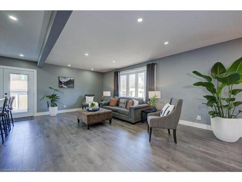 51 Rossford Crescent, Kitchener, ON - Indoor Photo Showing Living Room