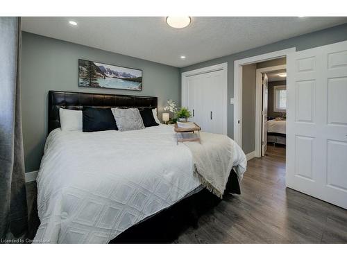 51 Rossford Crescent, Kitchener, ON - Indoor Photo Showing Bedroom