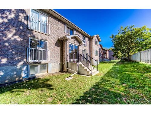 4-323 Northlake Drive, Waterloo, ON - Outdoor