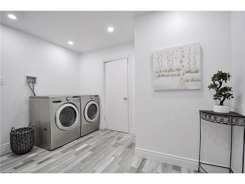 2005 Coronation Boulevard, Cambridge, ON - Indoor Photo Showing Laundry Room