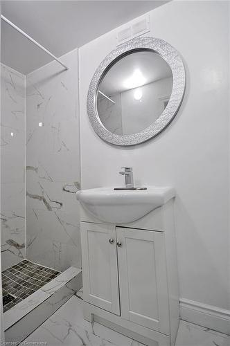 2005 Coronation Boulevard, Cambridge, ON - Indoor Photo Showing Bathroom