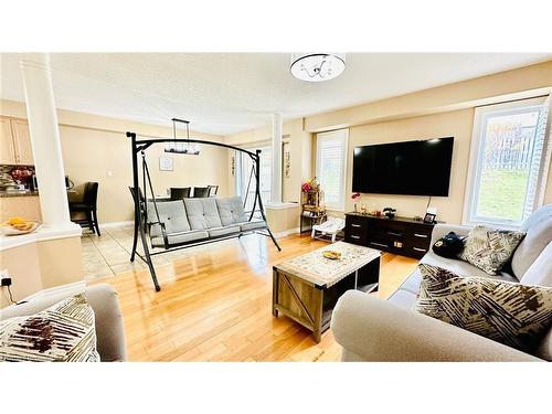 Upper-240 Purple Sage Crescent, Kitchener, ON - Indoor Photo Showing Living Room