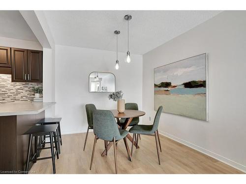 404-500 Westmount Road W, Kitchener, ON - Indoor Photo Showing Dining Room