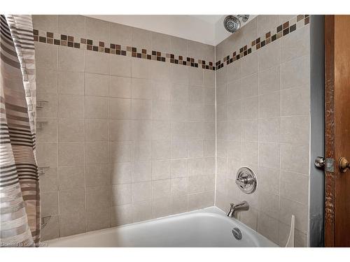 104 Strathcona Crescent, Kitchener, ON - Indoor Photo Showing Bathroom