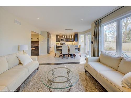 97 Davis Street Street, Guelph, ON - Indoor Photo Showing Living Room