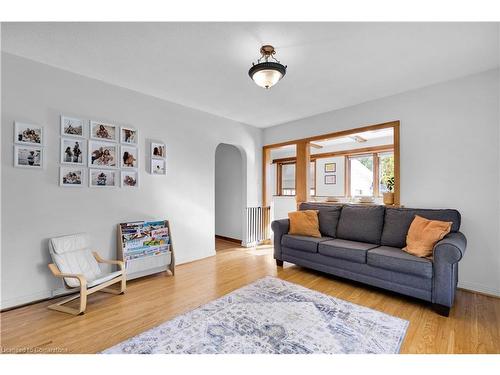 260 Tweedsmuir Avenue, London, ON - Indoor Photo Showing Living Room