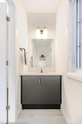 22 Sandstone Street, Cambridge, ON - Indoor Photo Showing Bathroom