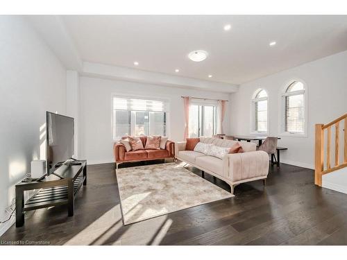 22 Sandstone Street, Cambridge, ON - Indoor Photo Showing Living Room