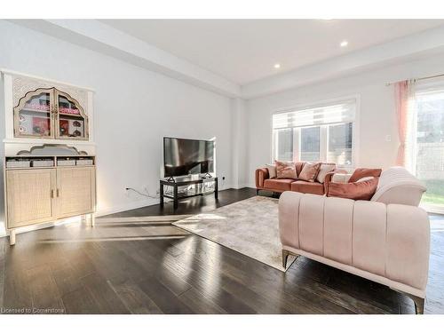 22 Sandstone Street, Cambridge, ON - Indoor Photo Showing Living Room