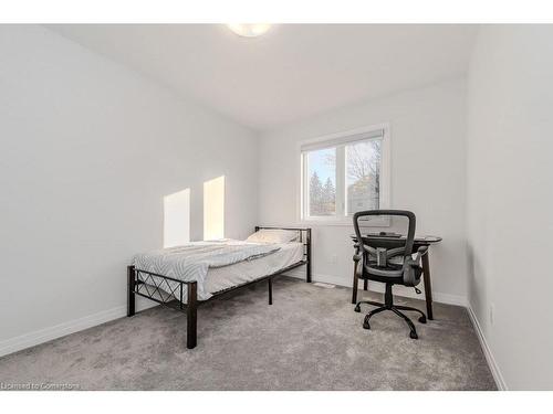 22 Sandstone Street, Cambridge, ON - Indoor Photo Showing Bedroom