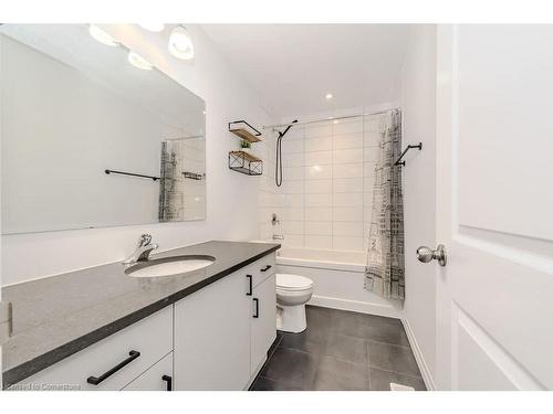 22 Sandstone Street, Cambridge, ON - Indoor Photo Showing Bathroom