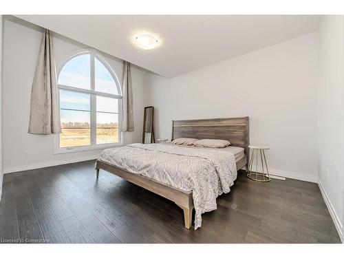 22 Sandstone Street, Cambridge, ON - Indoor Photo Showing Bedroom