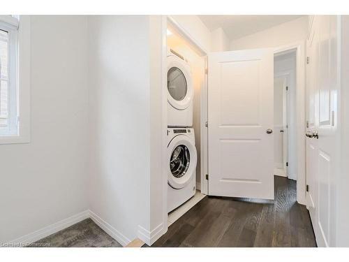 22 Sandstone Street, Cambridge, ON - Indoor Photo Showing Laundry Room