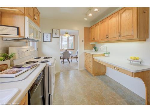 52 Brentwood Drive, Guelph, ON - Indoor Photo Showing Kitchen