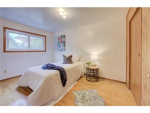 52 Brentwood Drive, Guelph, ON - Indoor Photo Showing Bedroom