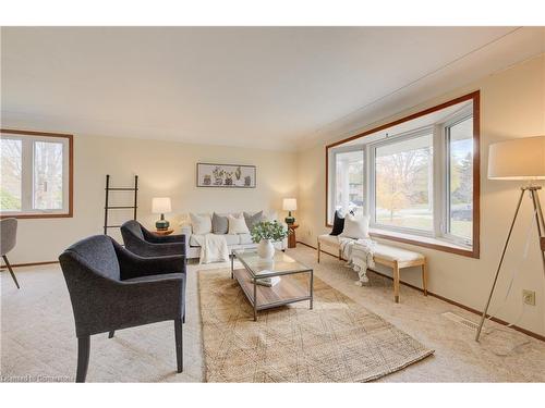 52 Brentwood Drive, Guelph, ON - Indoor Photo Showing Living Room