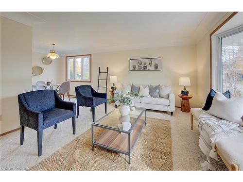 52 Brentwood Drive, Guelph, ON - Indoor Photo Showing Living Room