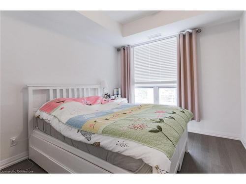 703-155 Caroline Street S, Waterloo, ON - Indoor Photo Showing Bedroom