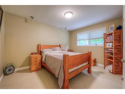 15 Hawthorne Road, Cambridge, ON - Indoor Photo Showing Bedroom