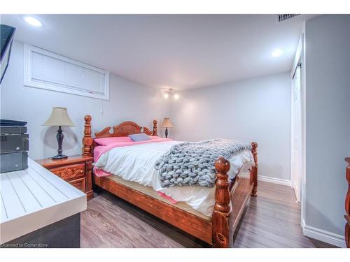 15 Hawthorne Road, Cambridge, ON - Indoor Photo Showing Bedroom