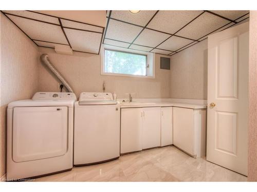 15 Hawthorne Road, Cambridge, ON - Indoor Photo Showing Laundry Room