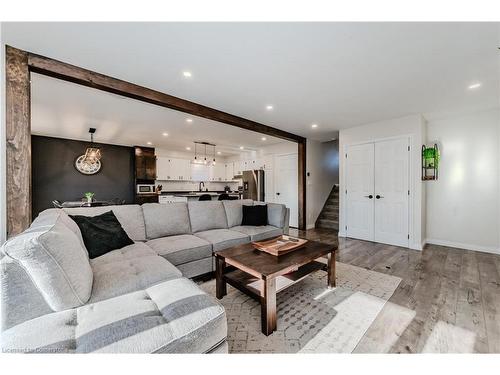 769 John Street W, Listowel, ON - Indoor Photo Showing Living Room