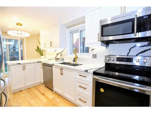 518 Exmoor Street, Waterloo, ON - Indoor Photo Showing Kitchen With Double Sink