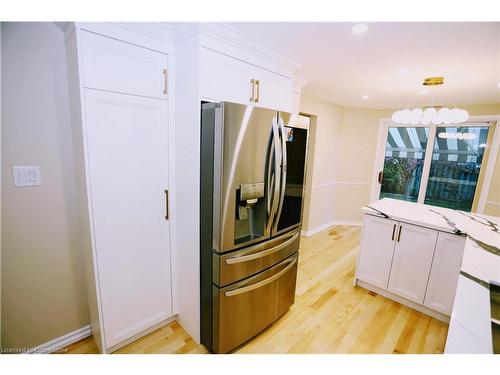 518 Exmoor Street, Waterloo, ON - Indoor Photo Showing Kitchen