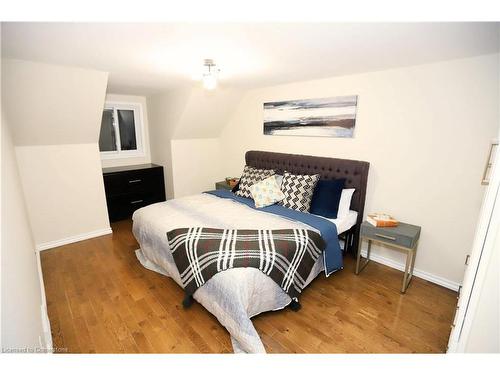 518 Exmoor Street, Waterloo, ON - Indoor Photo Showing Bedroom