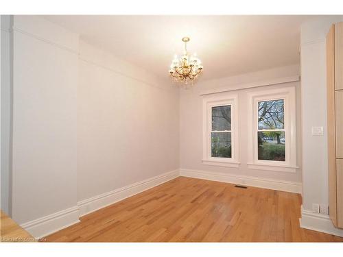 18 Tweed Street, Waterloo, ON - Indoor Photo Showing Other Room