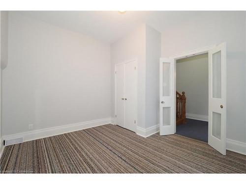 18 Tweed Street, Waterloo, ON - Indoor Photo Showing Other Room