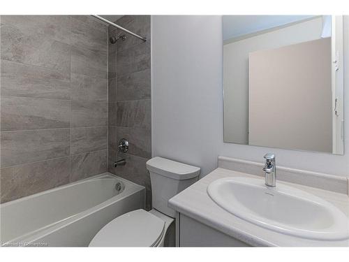 E2-20 Palace Street, Kitchener, ON - Indoor Photo Showing Bathroom