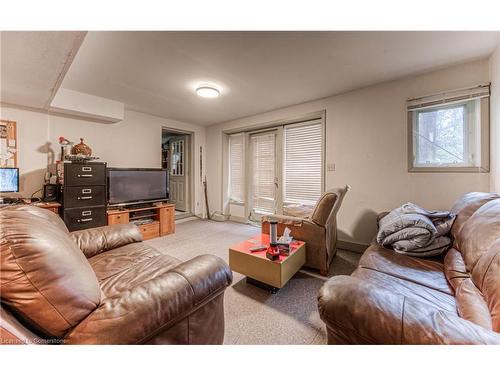 153 Middletown Road, Flamborough, ON - Indoor Photo Showing Living Room