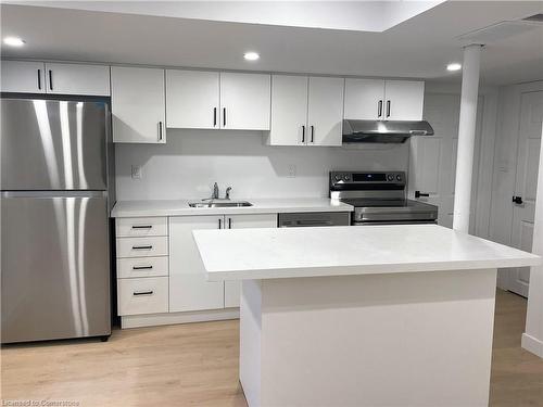 B-51 Drake Avenue, Paris, ON - Indoor Photo Showing Kitchen