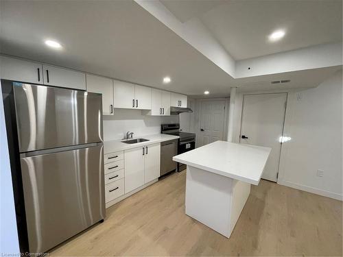 B-51 Drake Avenue, Paris, ON - Indoor Photo Showing Kitchen