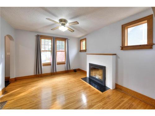 96 Spruce Street, Cambridge, ON - Indoor Photo Showing Living Room With Fireplace