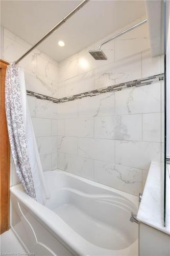 96 Spruce Street, Cambridge, ON - Indoor Photo Showing Bathroom