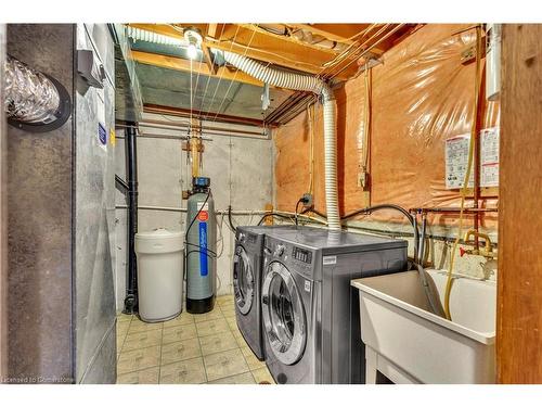 2-524 Beechwood Drive, Waterloo, ON - Indoor Photo Showing Laundry Room