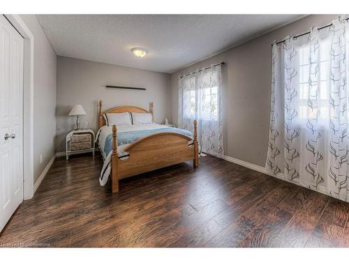 22-105 Pinnacle Drive, Kitchener, ON - Indoor Photo Showing Bedroom