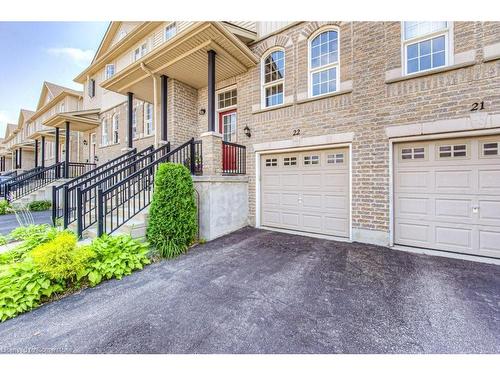 22-105 Pinnacle Drive, Kitchener, ON - Outdoor