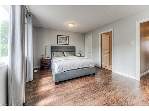 22-105 Pinnacle Drive, Kitchener, ON - Indoor Photo Showing Bedroom