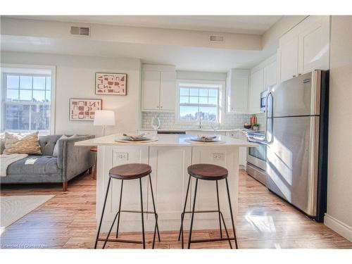 B301-112 Union St E, Waterloo, ON - Indoor Photo Showing Kitchen With Stainless Steel Kitchen With Double Sink