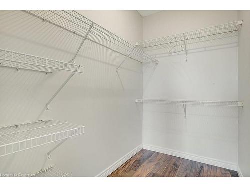 805-255 Keats Way, Waterloo, ON - Indoor With Storage